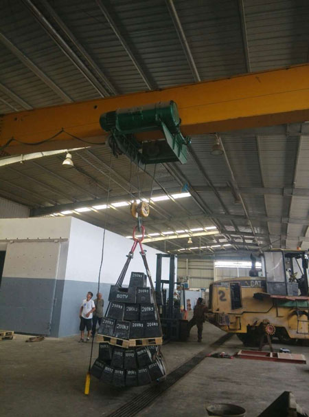overhead-crane-dynamic-load-testing.jpg