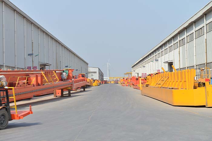 Dejun Crane Factory.jpg Dejun Crane Factory.jpg